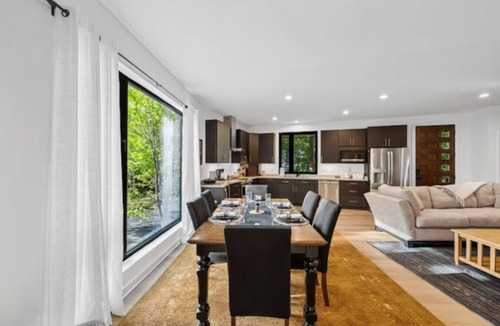 Woolen Mills House | Luxury Modern Home + Studio | Elevator | Rooftop