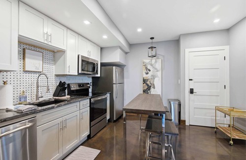 Mount Adams House | Luxury Mt. Adams Retreat Suites
