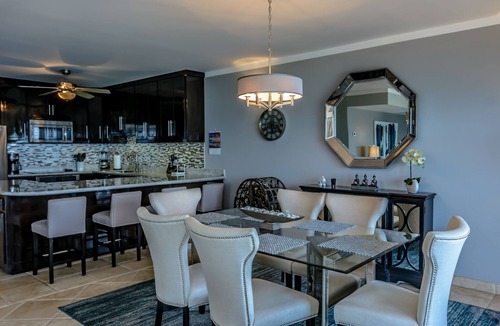 San Jose del Cabo Condo | Luxury Oceanfront 3 bedroom Condo.Surf and Sun!