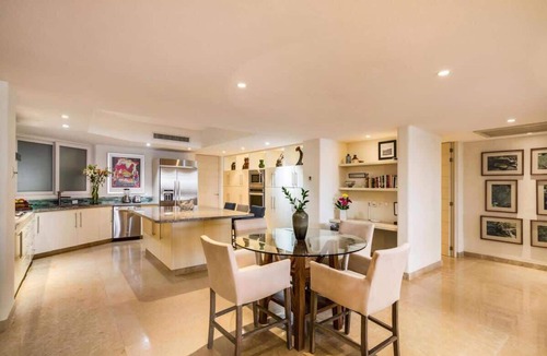 Emiliano Zapata Condo | Luxury Oceanfront Getaway Resort-Style Amenities