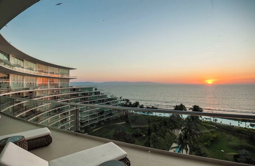 Flamingos Apartment | Luxury Oceanfront Penthouse, 6 Bedrooms, Beach Club