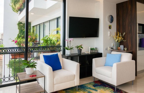Romantic Zone Condo | Luxury Oceanview Condo, floor to ceiling windows