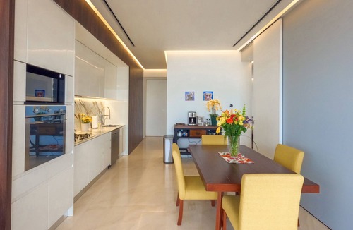 Romantic Zone Condo | Luxury Oceanview Condo, floor to ceiling windows