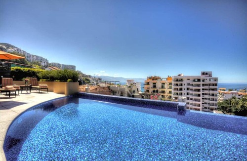 Amapas Apartment | Luxury Pinnacle with jacuzzi