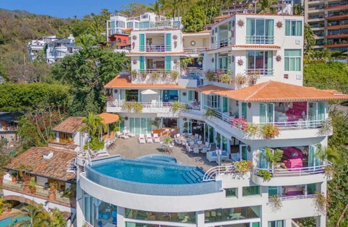 Alta Vista Villa | Luxury Retreat Casa Yvonneka 14 Bedrooms Entire Villa
