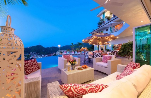 Alta Vista Villa | Luxury Retreat Casa Yvonneka 5 Star 6 Bedrooms Entire Villa