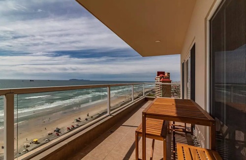 Centro Playas Condo | Luxury Rosarito Beachfront 2 Bedroom 5 min Walk 2 Baja beach fest papas & Beer