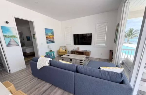Long Island Villa | Luxury Sandbar Oceanview Villa 5