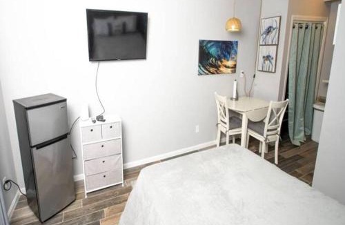 Hampton Apartment | Luxury Suite in the Heart of Hamptons South Beach!
