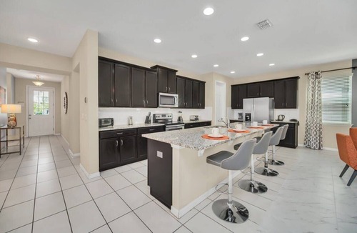 Florida Central Atlantic Coast House | Luxury Villa, huge West-facing pool, Themed Rooms!