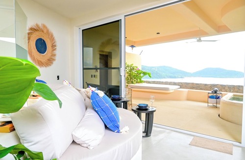 Ixtapa - Zihuatanejo Condo | Luxury villa, private pool and brathtaking ocean view — steps from Playa La Ropa