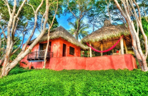 Sayulita Villa | Luxury villa with private beach and swimming pool near charming Sayulita.