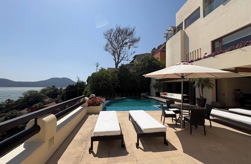El Santuario House | Luxury with Lake View, Swimming Pool, Jacuzzi and Fitness Center
