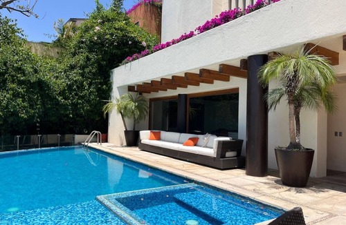 El Santuario House | Luxury with Lake View, Swimming Pool, Jacuzzi and Fitness Center