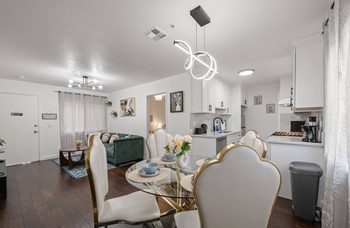 Alhambra Apartment | Luxury3bCondo DTAlhambra Near Starbucks, Pasadena, DTLA Free 2parking.