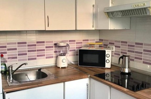 Moscardo Apartment | Madrid Rio Center - Monederos C (One-Bedroom Apartment)