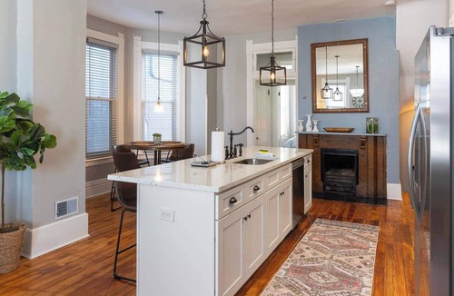 Covington Apartment | Main Street 2BR, Walk to Bars, Stadiums, Downtown
