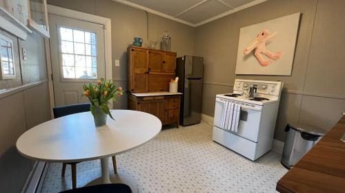Hull Apartment | Maison Quartier du Musée