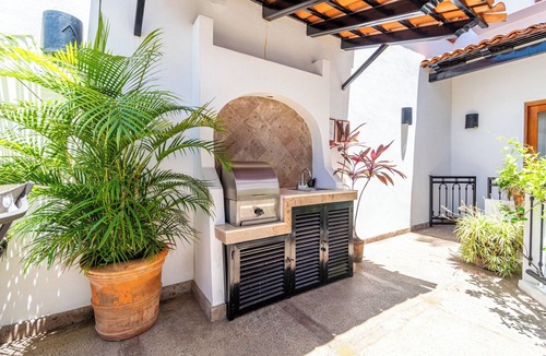 Lazaro Cardenas Condo | Malecon Dream home. 3 bedroom 3 full bath sleeps 6-8 close to everything
