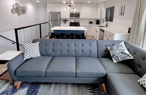 Hill Section Condo | MANHATTAN BEACH - Sand Section, walk to beach & pier.