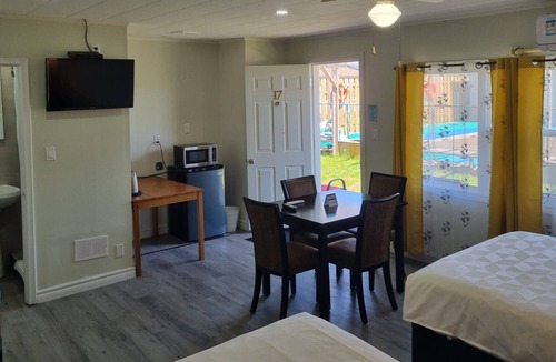 Southampton Hotel | Manor Motel