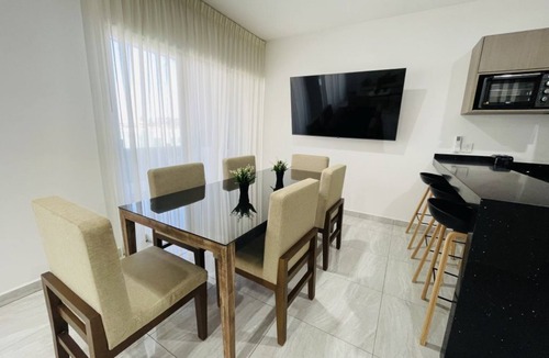 Villa Marina Condo | Marina Cerritos: Rooftop, Pools & Near Beach