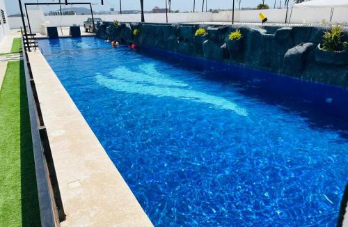 Villa Marina Apartment | Marina Cerritos: Rooftop Pools Near Beach