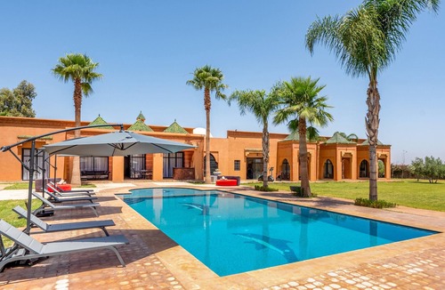 Gueliz Villa | Marrakech Palace 6 Suites, Pool, Breakfast, Billiards, Ping Pong, and Trampoline