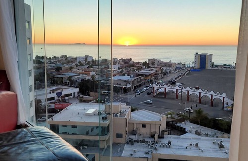 Costa Condo | Marvelous Views of Coastline Islands & City. Best Location
