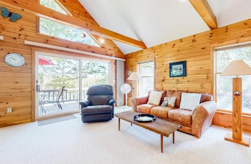 Pine River Pond House | Marwood Lake Cottage