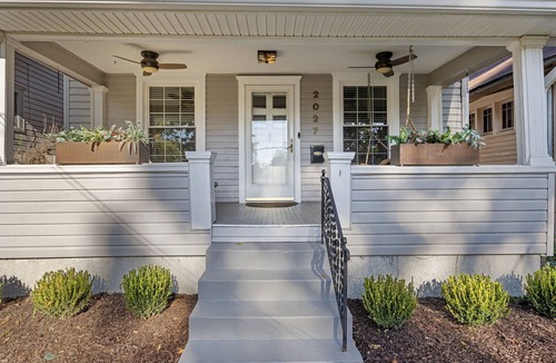 Deer Park House | MARYLAND HOUSE -HIGHLANDS - Charming koi pond, WALK TO ALL