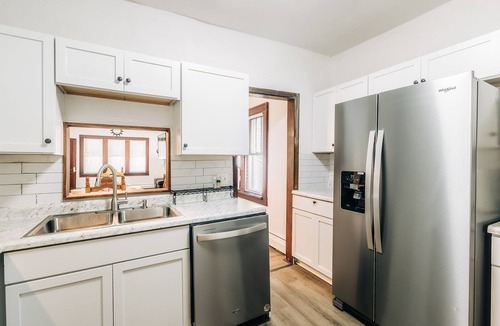 Hiawatha House | Minnehaha Falls Hideaway: 3BR Family & Pet-Friendly Home near Transit & Stadiums