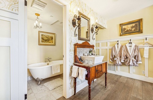 Solvang Bed & Breakfast | Mirabelle Inn