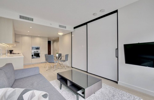 Central Condo | Modern 1 Bed, with Exceptional Views
