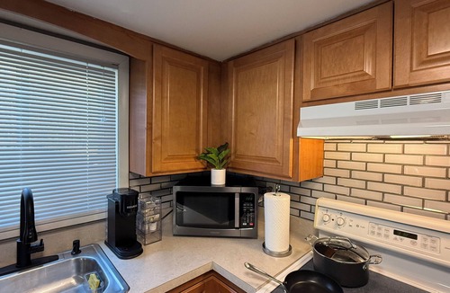 District Heights Bed & Breakfast | Modern 1BR Near DC – Quiet Comfort, Fast Commute