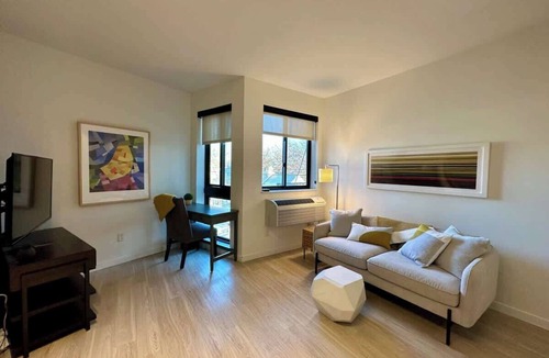 Hiawatha Apartment | Modern 1BR Near Light Rail, Hospitals, MSP 06
