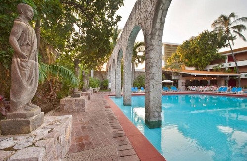Las Gaviotas Condo | Modern 1BR Suite at El Cid Granada Hotel