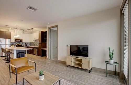 Tempe Apartment | Modern 2BR CozySuites on Town Lake waterfront! 13