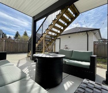 Mission House | Modern 3BR - Patio - Fireplace - Self Check-in
