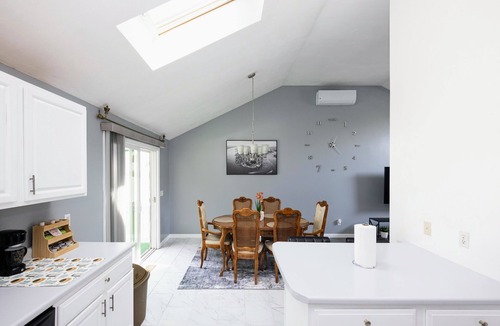 Webster Square House | Modern 4BR Escape in Worcester AC Huge Yard Fast WiFi