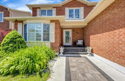Whitby House | Modern 4BR Family Home with Pool in Whitby