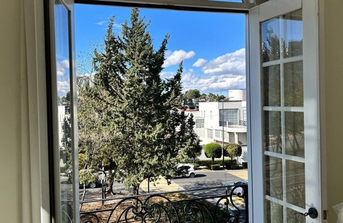 Bosques de las Lomas House | Modern and Spacious room with balcony