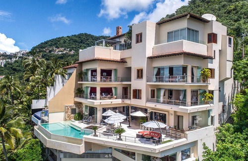 Romantic Zone Villa | Modern and upscale Villa , amazing views , come to live your vacation dream