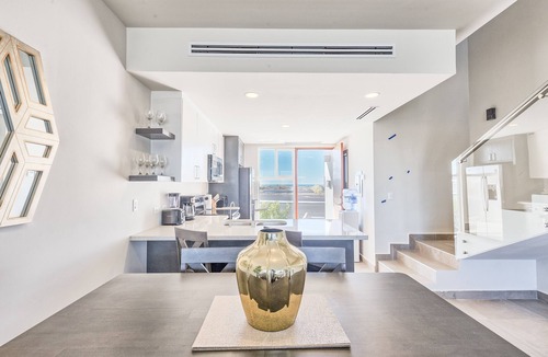 La Choya House | Modern Beachfront Retreat 2 King Suites +