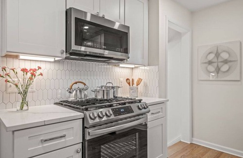 Royal Oak House | Modern Charmer | Finished Basement | Patio | Games