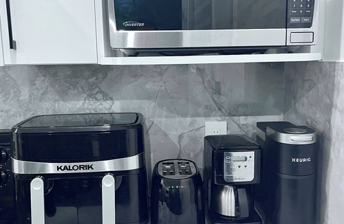 Delta House | Modern Delta Stay Near Vancouver + Parking
