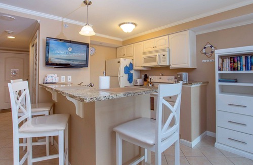 Midtown Ocean City Apartment | Modern efficiency unit located on 42nd street, close to beach and convention center!
