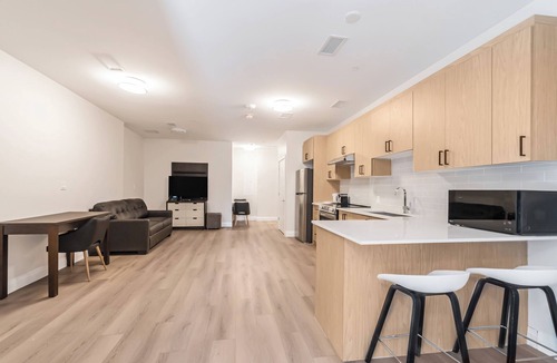 Dean Park Apartment | Modern Fully Furnished Two Bed Studio Condo