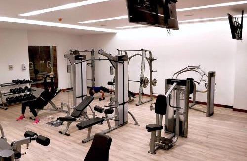 Anahuac Apartment | Modern Hi-rise With Indoor Pool & Hot Tub