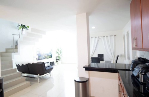 Tepic House | Modern Home with Parking 3AC & 1K&3Q beds, Netflix